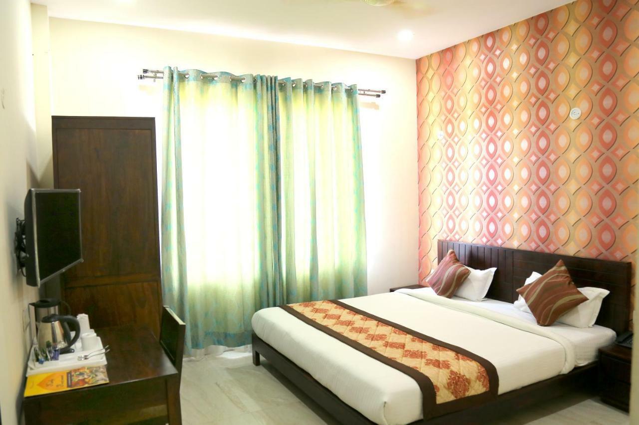 Hotel The Grand Kukas Jaipur Exteriör bild