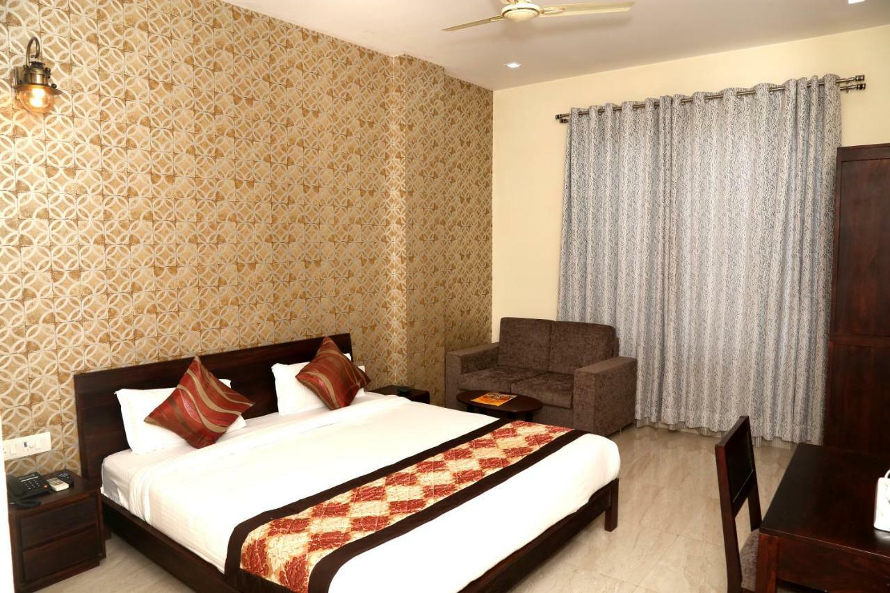 Hotel The Grand Kukas Jaipur Exteriör bild